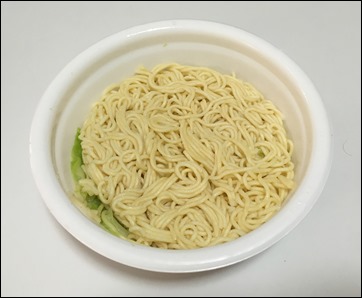 11-nissin-ufo-wasabimayo-top-open