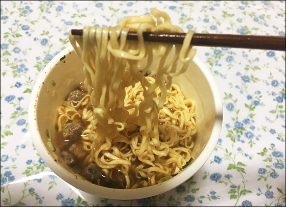 17-nissin-cup-noodle-nazoniku-noodle