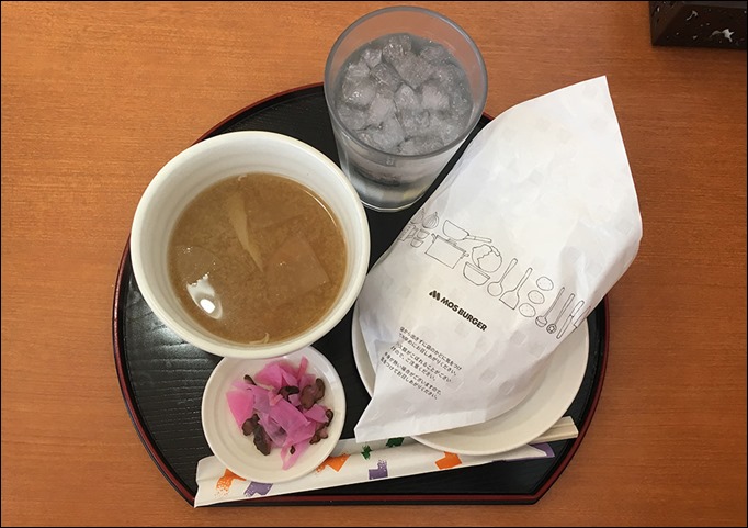 4-mos-burger-irodori-ysai-no-kinpira-view
