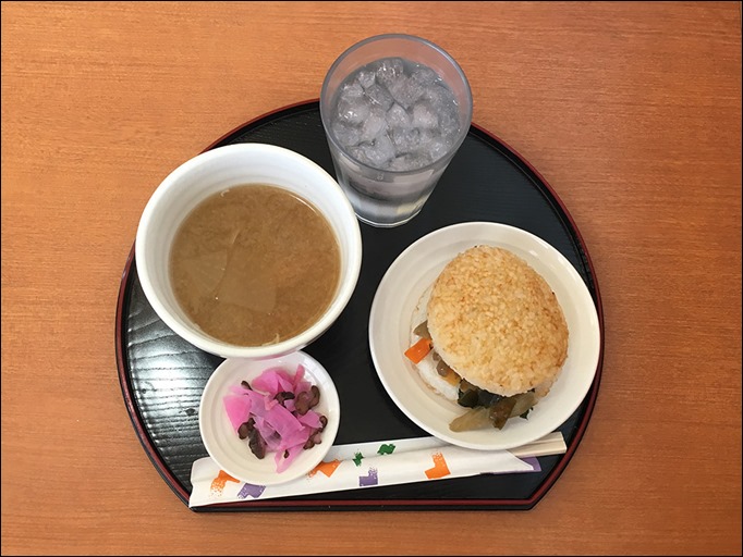 5-mos-burger-irodori-ysai-no-kinpira
