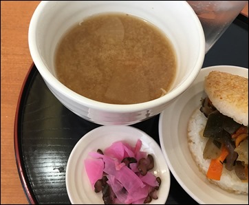 8-mos-burger-irodori-ysai-no-kinpira