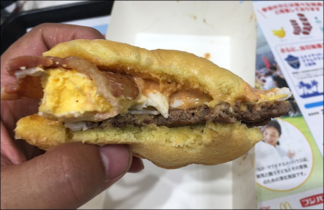 11-macdonalds-nidaime-mangetu-cheese-tukimi-burger